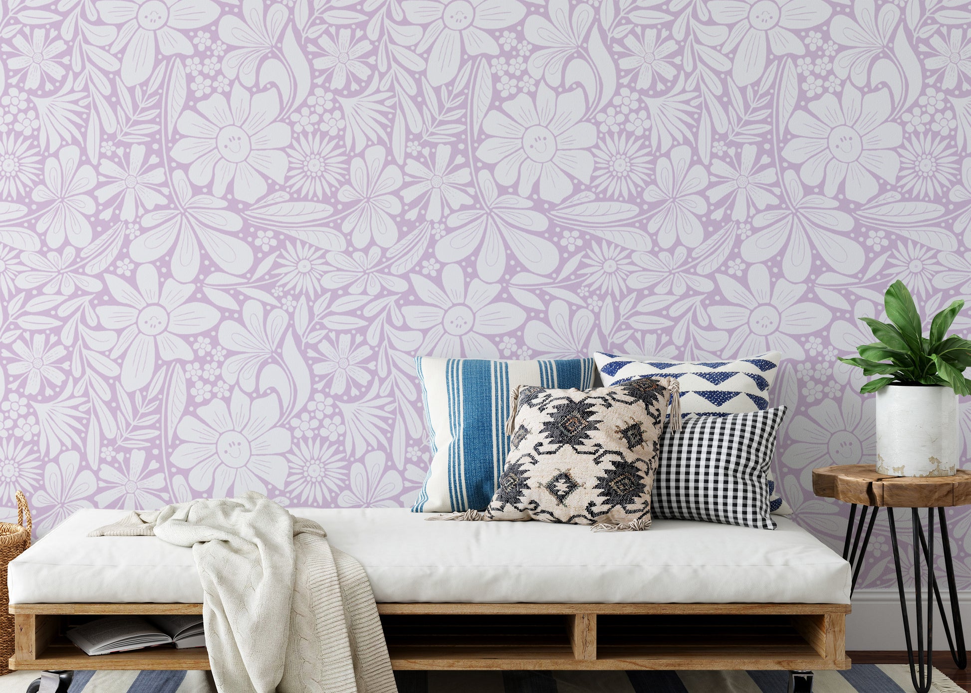 Stylish happy blooms wallpaper for tranquil lilac-themed interiors.
