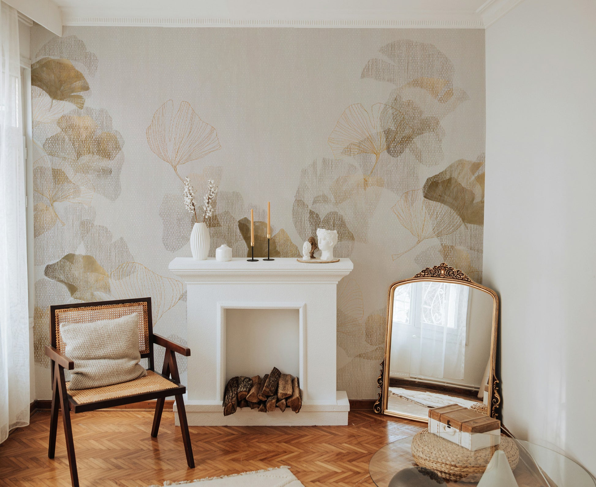 Soft beige wallpaper with golden ginkgo leaf accents
