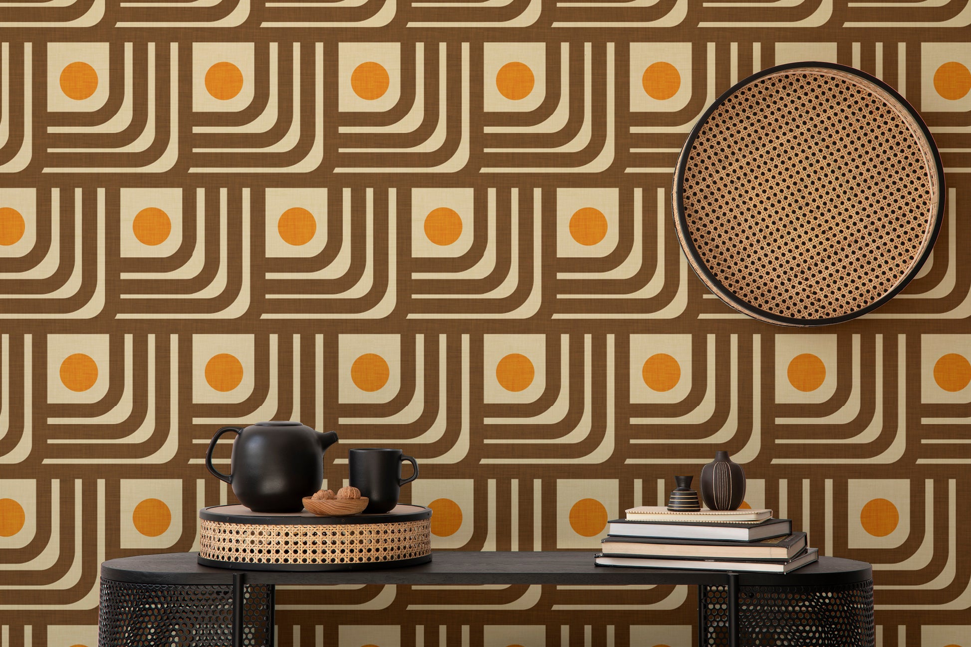 Bold 70s Curve Lines Brown Orange Wallpaper pattern