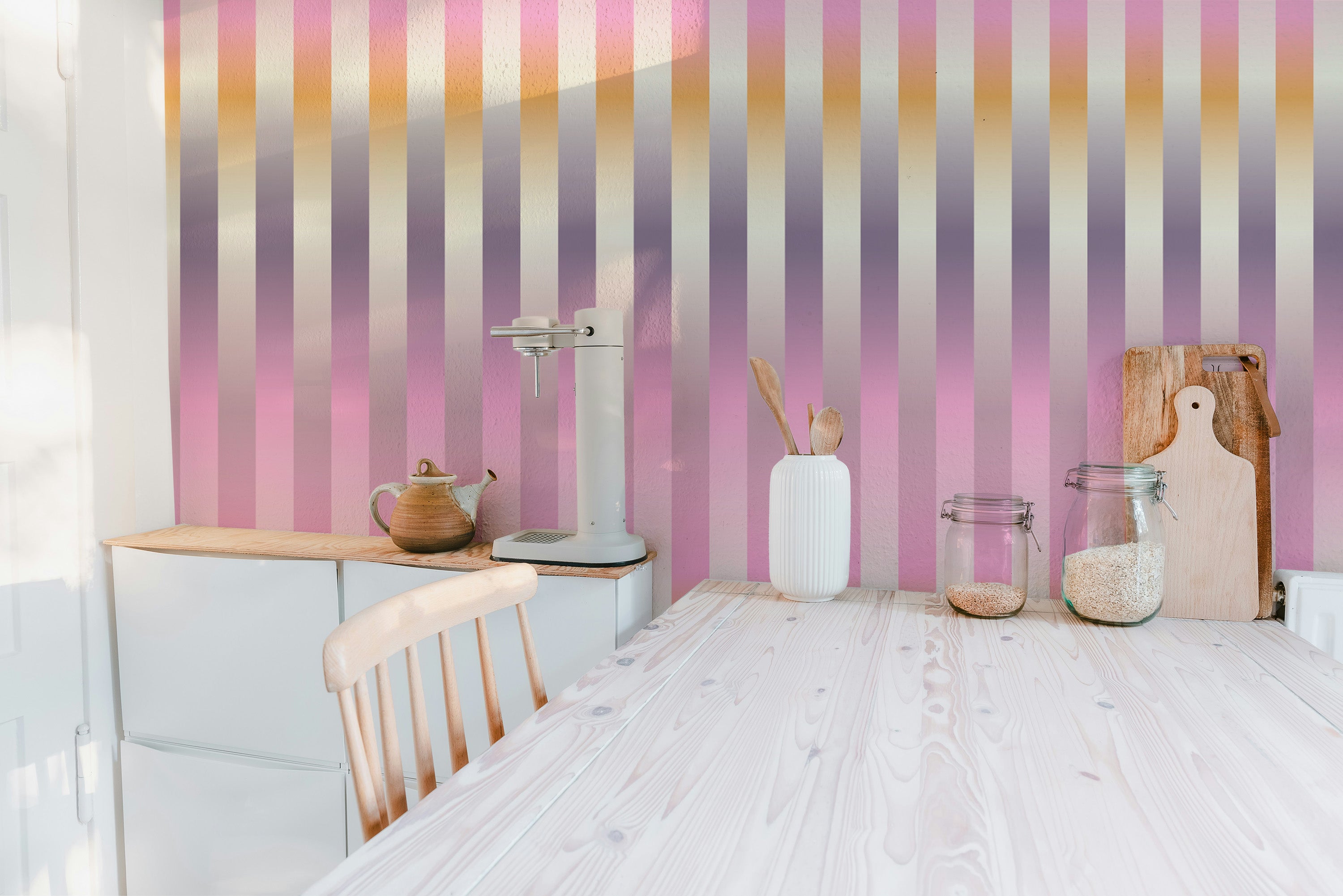 Blurred lilac stripes mural adds elegance to interiors