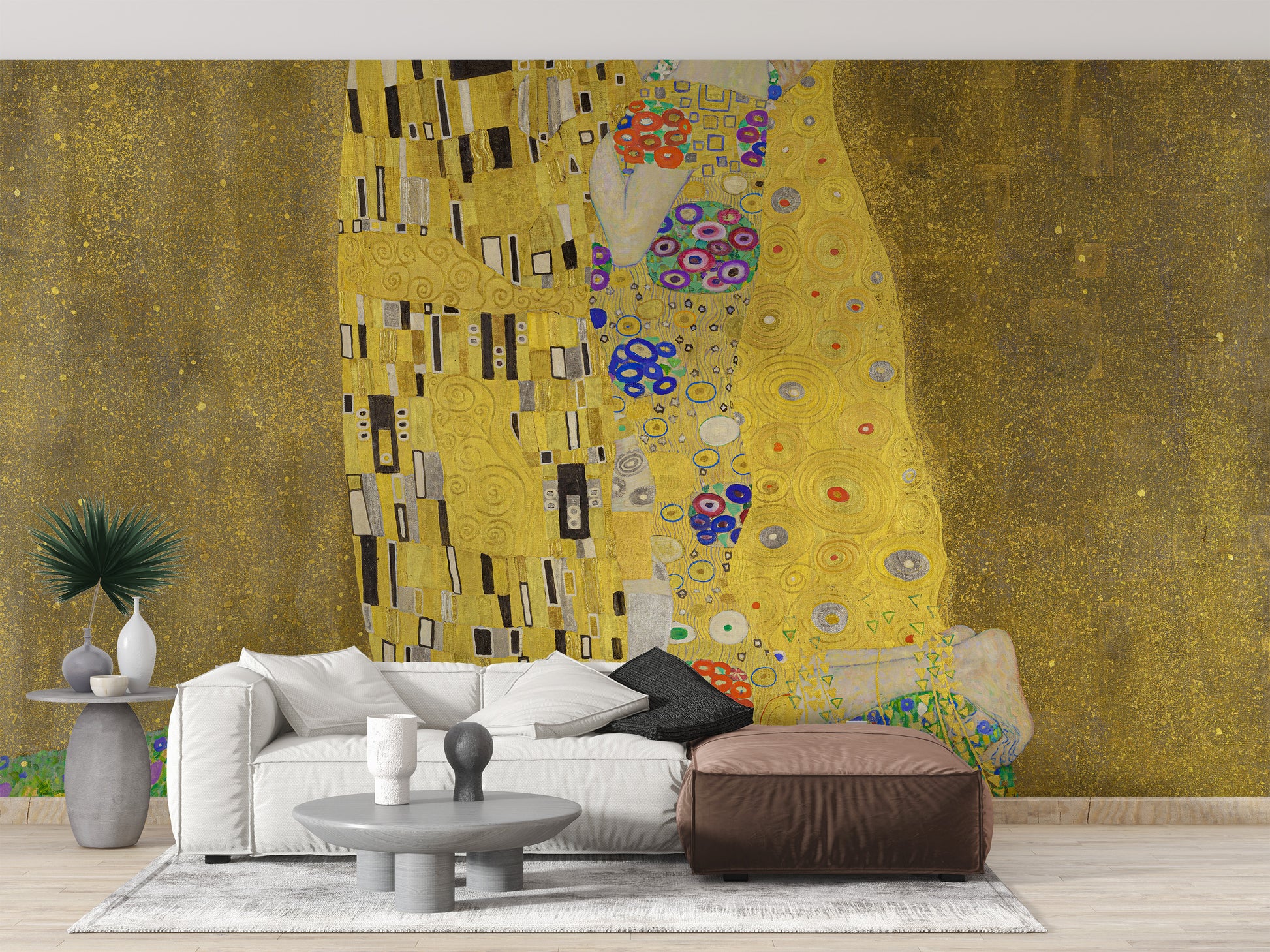 Timeless Klimt Kiss wall pattern
