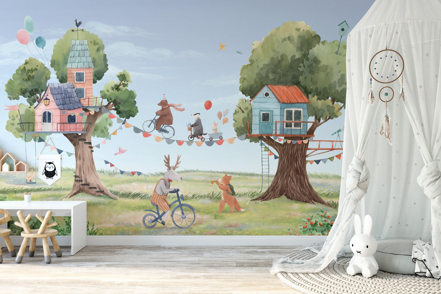 Treehouse party wallpaper for kids room - Giffywalls