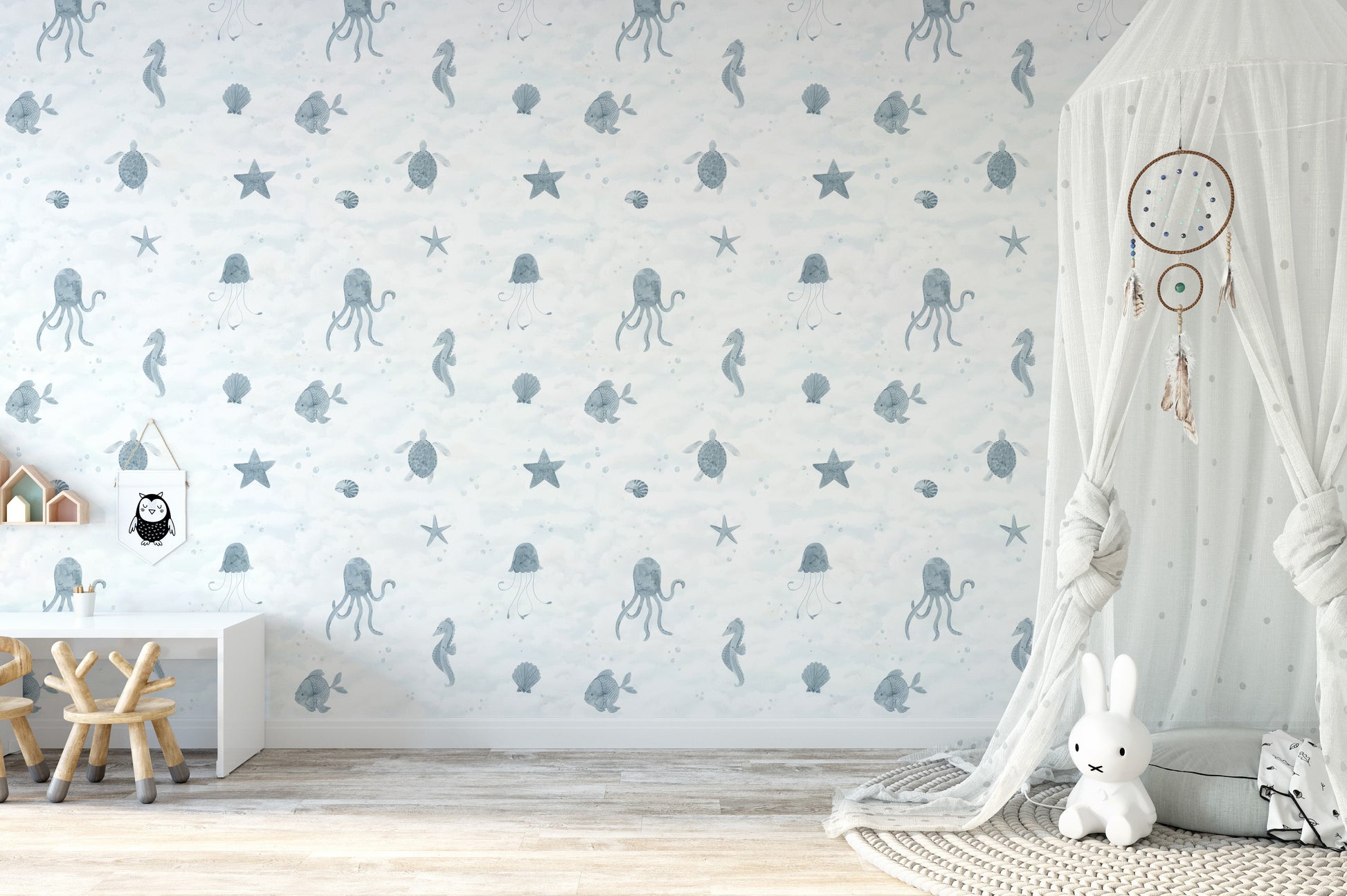 Ocean animals wallpaper with jellyfish and seahorses