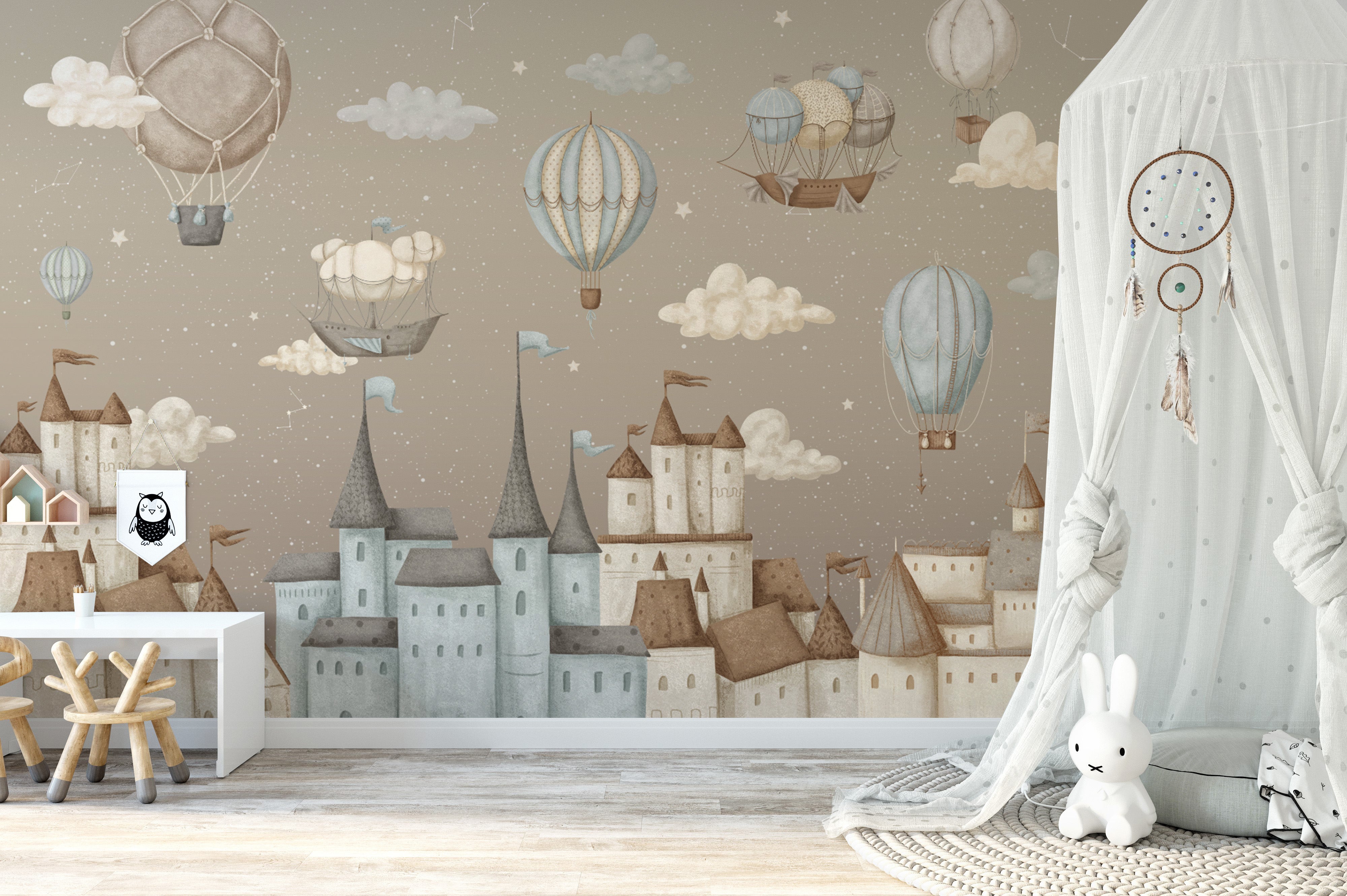 Kids' room wallpaper with hot air balloons and castles
